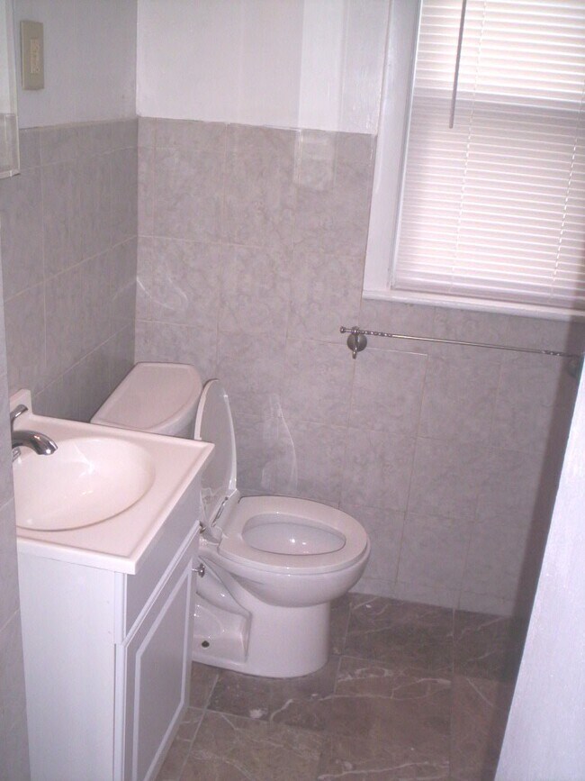 Building Photo - 86 Hamden Cir