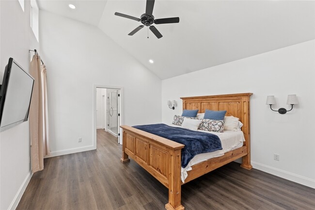 Building Photo - 3211 Cochran St