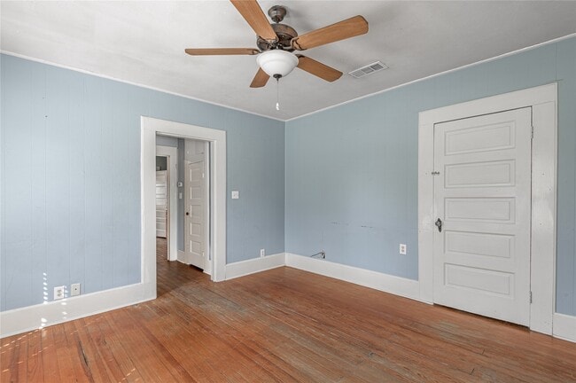 Building Photo - 254 S Railroad St