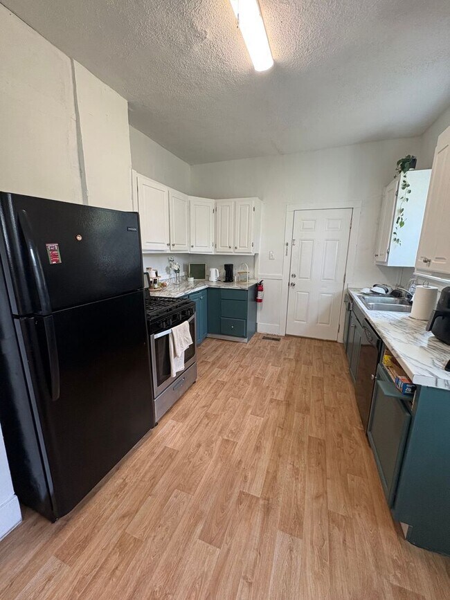 Building Photo - 1629 Forrest Dr