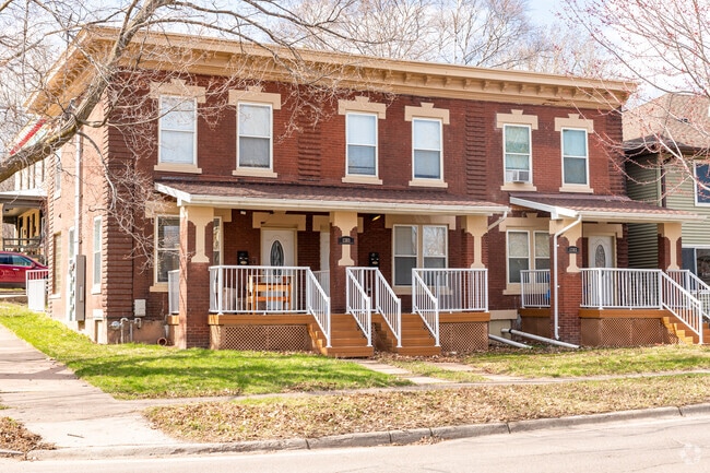 Building Photo - 1301 E 2nd St