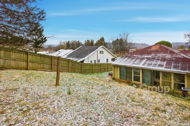 Building Photo - 1602 Branson Ave