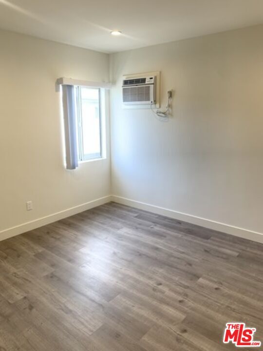 Building Photo - 1930 S Bedford St