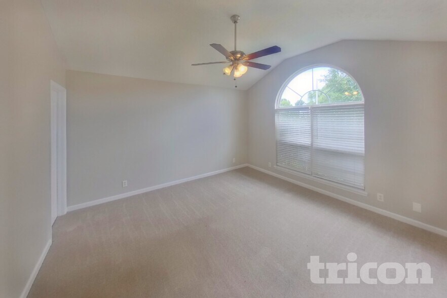 Building Photo - 3310 Perlino Dr