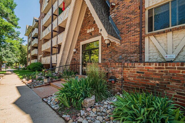 Building Photo - 1366 Garfield St