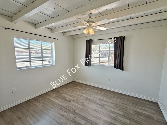 Building Photo - 2233 N Isabel Blvd