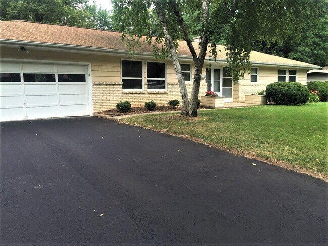 Building Photo - 5806 Tolman Terrace