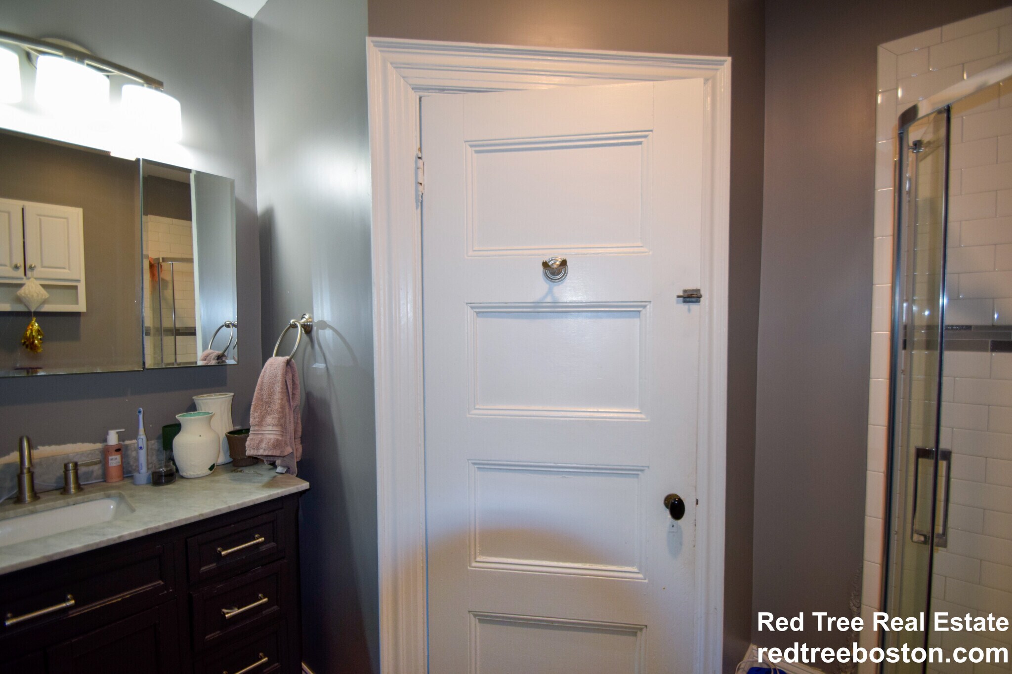 Building Photo - 85 Surrey St