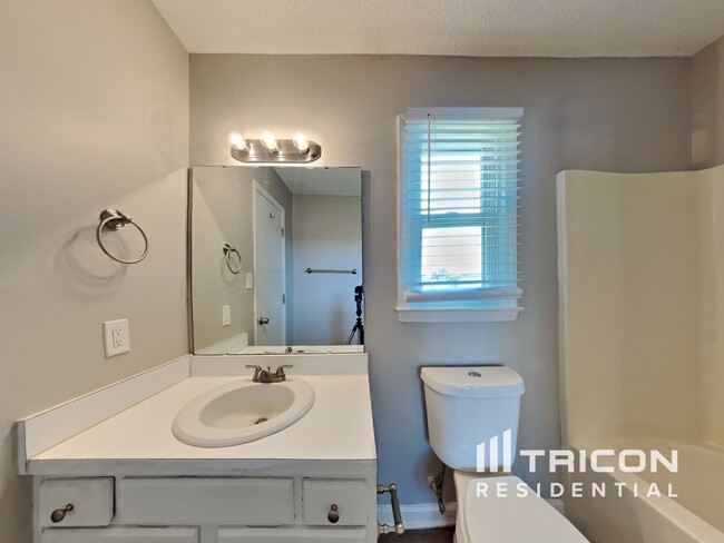 Building Photo - 5404 Trenburg Ct