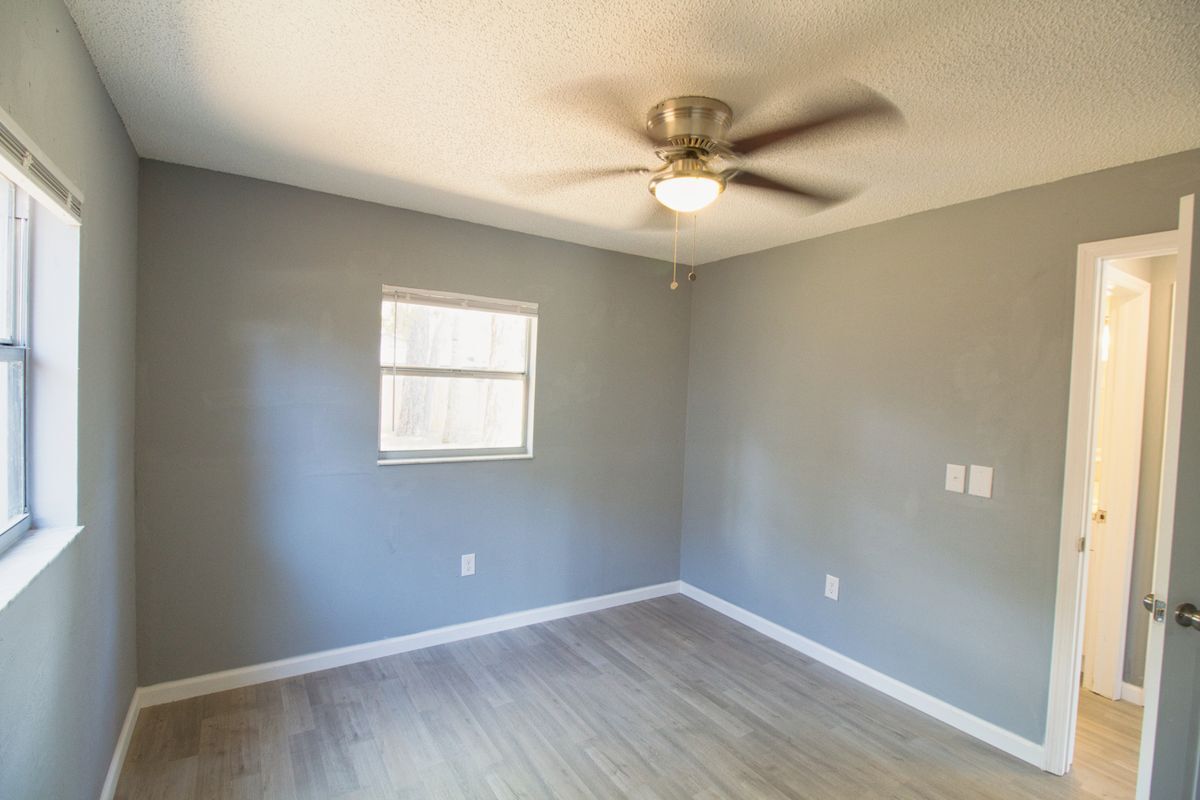 Building Photo - 7138 Oakwood Dr