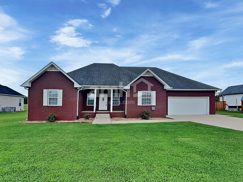 Primary Photo - 308 Bluefield Ln