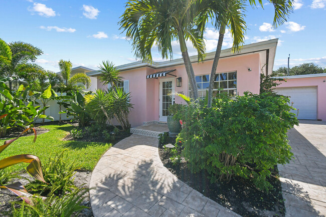 Building Photo - 815 N Ocean Breeze