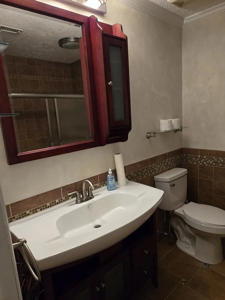 Second Bathroom - 322 Bubble Creek Ct