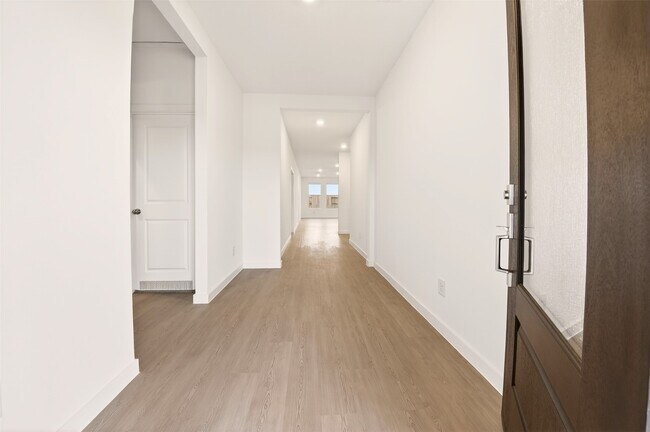 Building Photo - 16314 Texas Flatland Wy