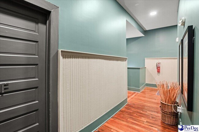 Building Photo - 127 W Evans St