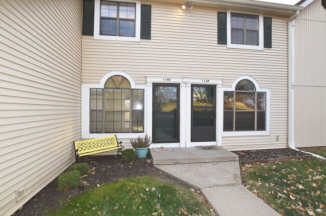 Primary Photo - Two bedroom 1.5 bath townhome with 1 car g...