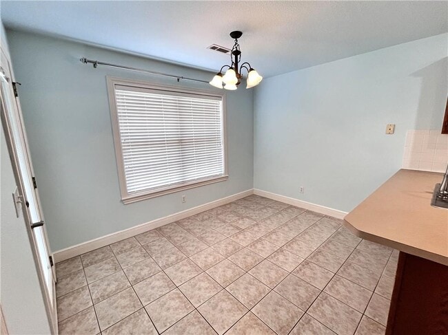 Building Photo - 208 Tunbridge Dr