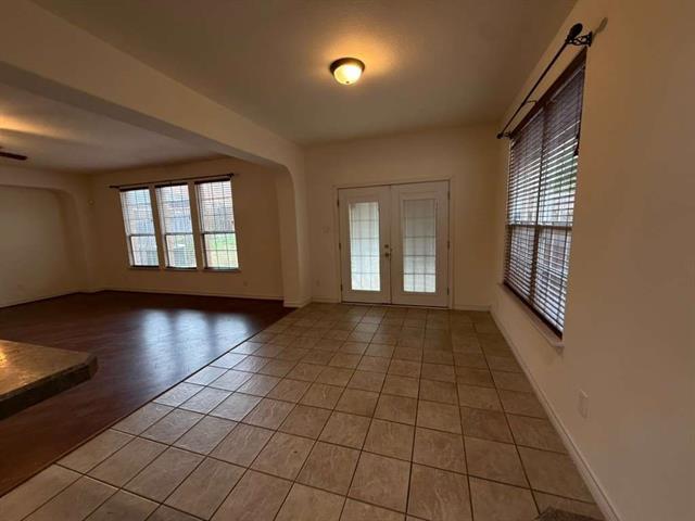 Building Photo - 305 Moonlight Dr