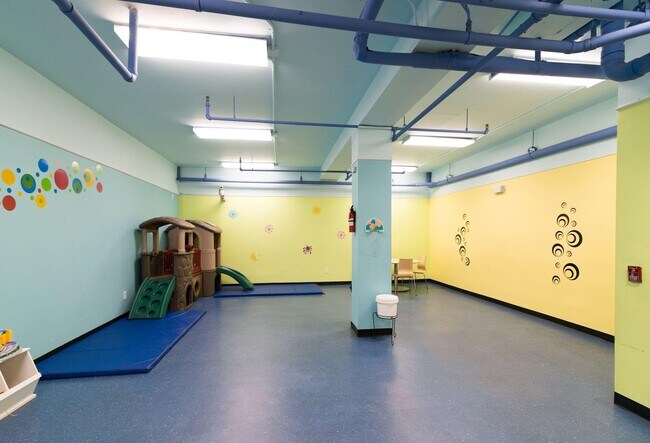 Building Photo - 187 Wayne St