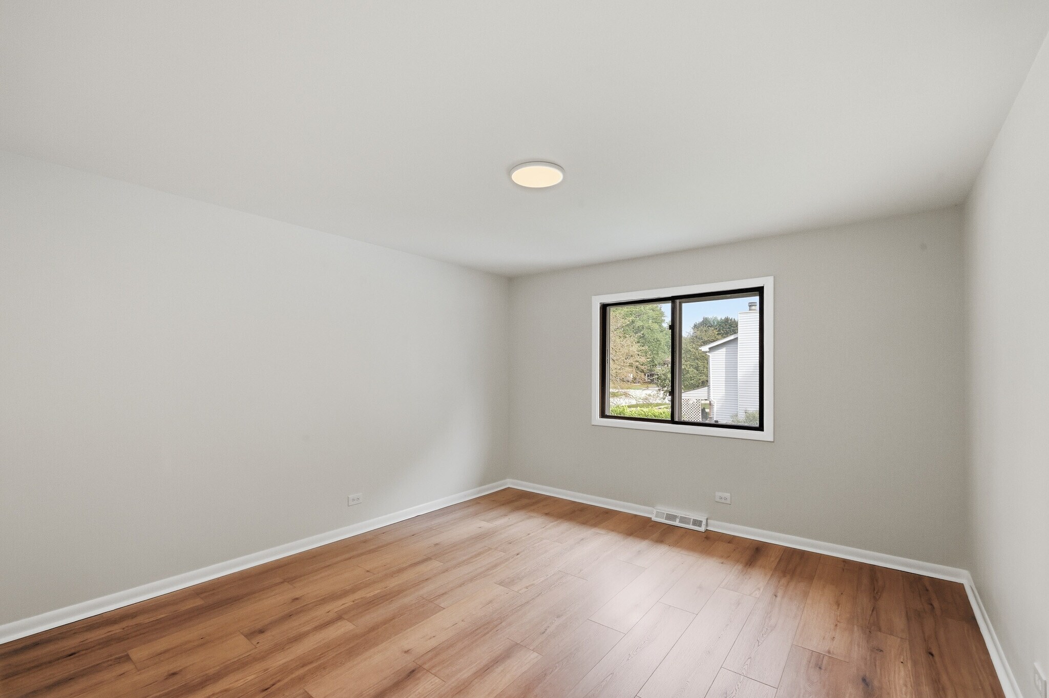 Building Photo - 849 Pear Tree Ln