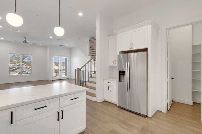 Building Photo - 1526 Chestnut St