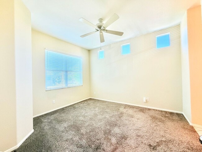Building Photo - 938 S Country Glen Way
