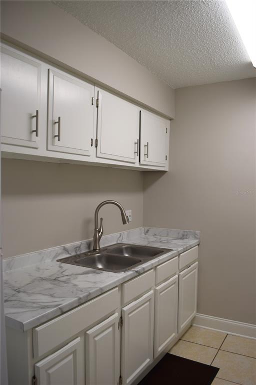Building Photo - 7423 SW 42nd Pl