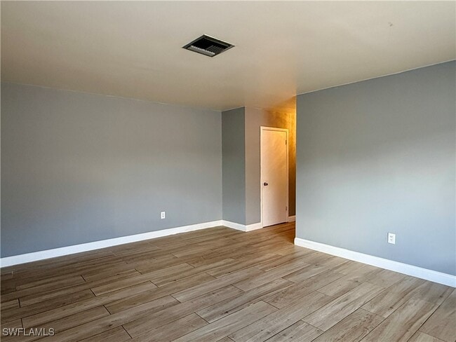 Building Photo - 1073 San Remo Ave