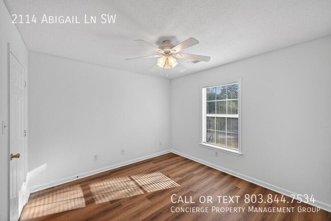 Building Photo - 2114 Abigail Ln SW