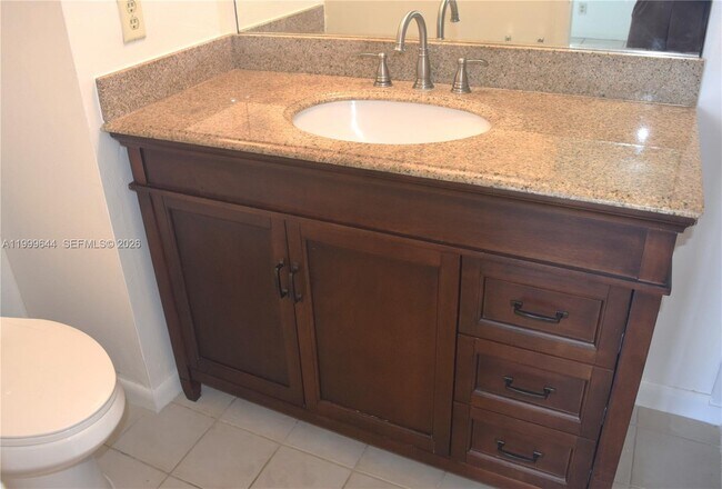 Building Photo - 10013 Winding Lake Rd