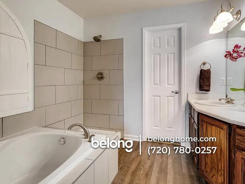 Building Photo - 10328 Stoneflower Dr