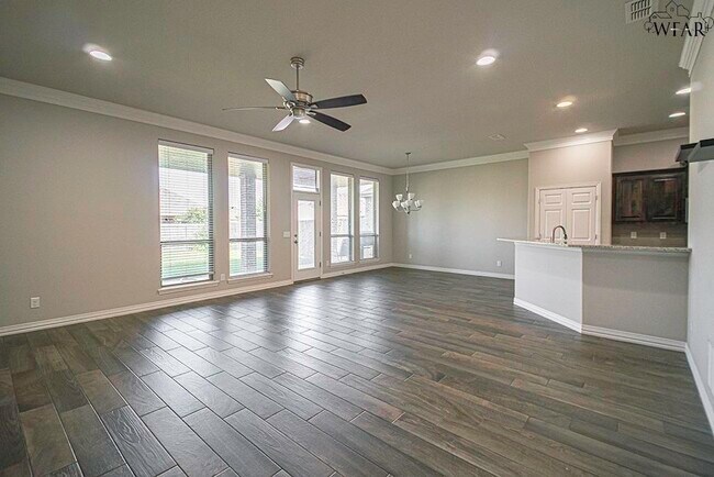 Building Photo - 5007 Southfork Dr