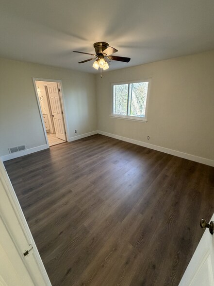 Building Photo - 3155 Cape Cir