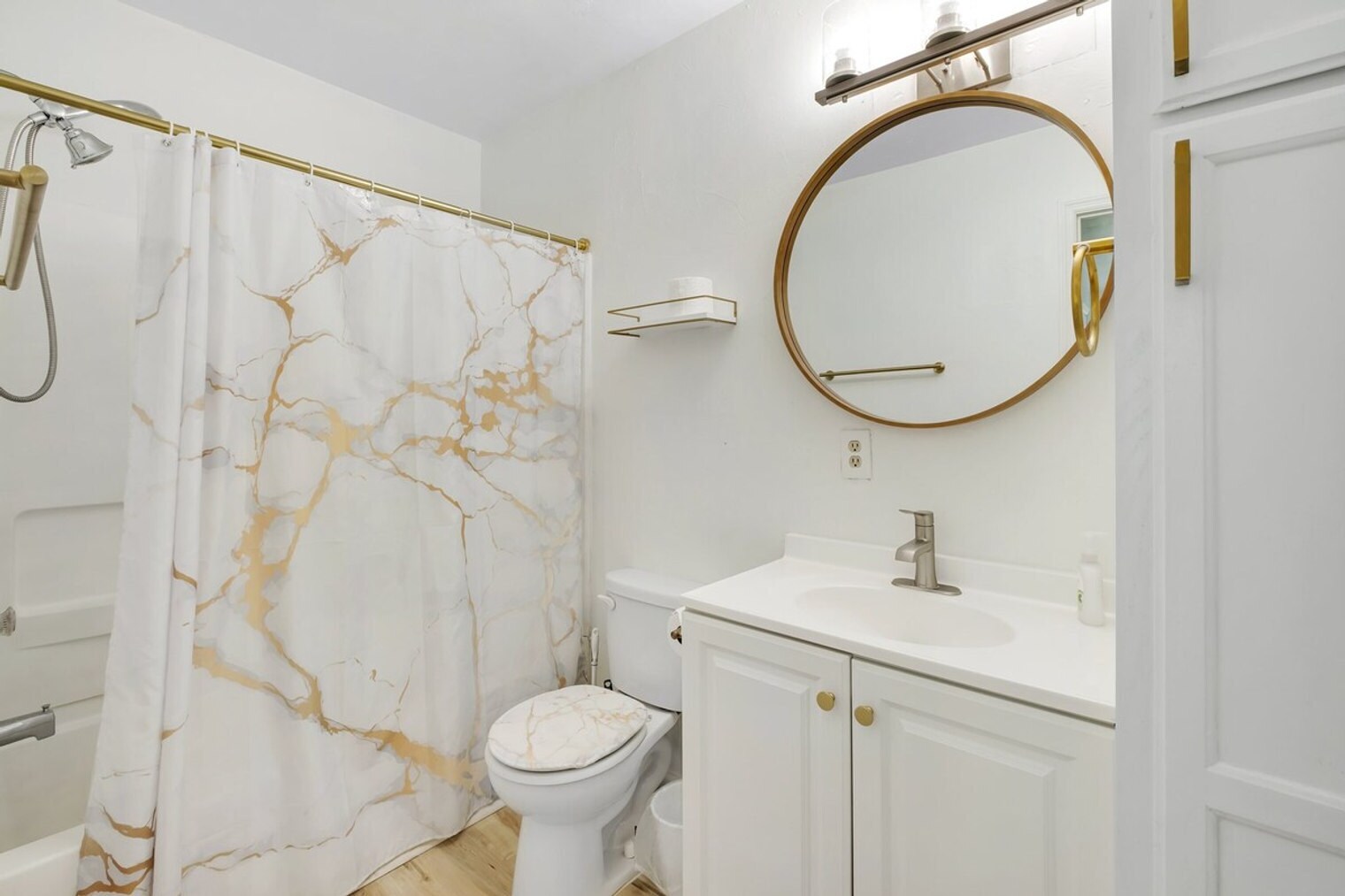 Building Photo - 1308 W Brevard St