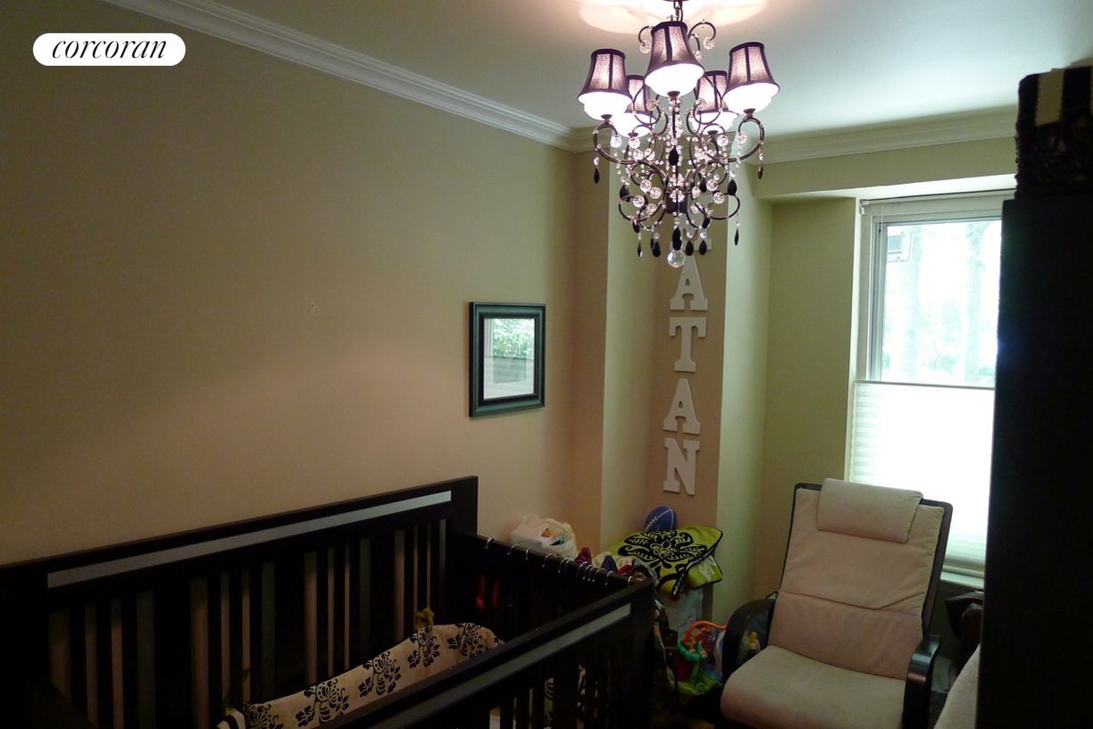 Building Photo - 400 Central Prk W