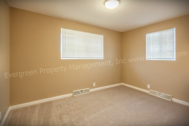 Building Photo - Adorable 3-bedroom Close to CSU and Old Town!