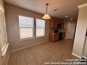 Building Photo - 5556 Columbia Dr