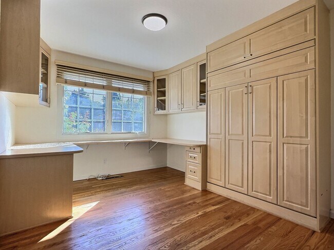 Building Photo - 4BD/2BA – Bright Los Altos cul-de-sac home near top-rated schools