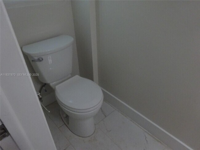 Building Photo - 1538 NE 131st Ln