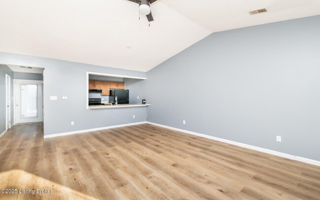 Building Photo - 530 Independence Ct