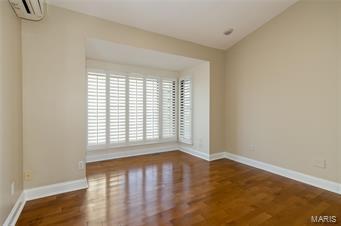 Building Photo - 250 S Brentwood Blvd