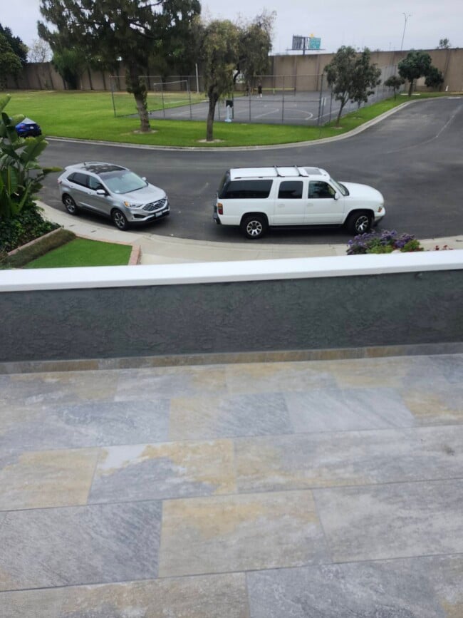 Deck off master - 4565 Almond Ave