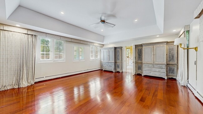 Building Photo - 570 Hathaway Cir