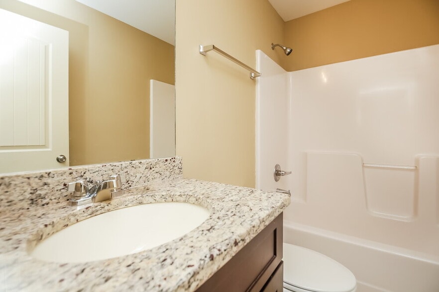 Building Photo - 457 Highland Falls Dr