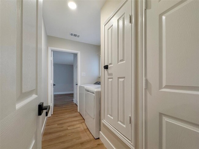 Building Photo - 1502 Glen Burnie Dr