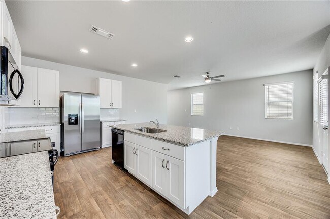 Building Photo - 2617 Paragon Fox Dr