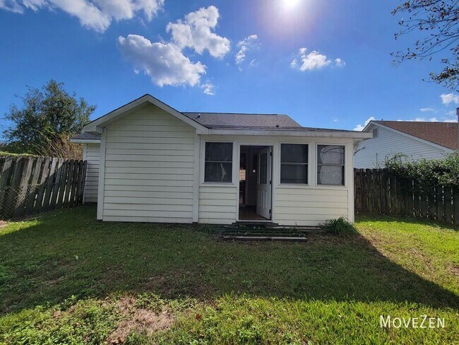 Building Photo - 809 Antler Dr