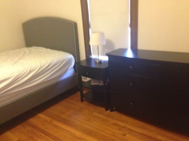 Building Photo - 93 Florence St