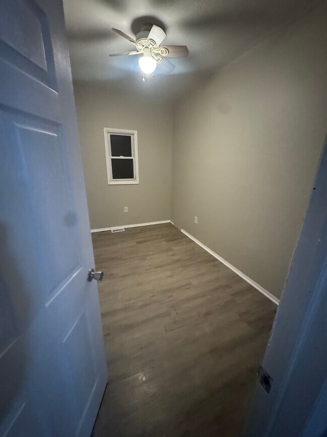 Building Photo - 3 bed 1 bath house for rent - akron