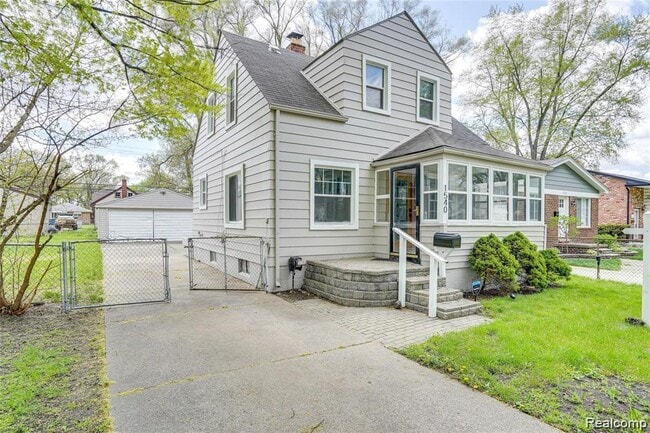 Building Photo - 1540 E Madge Ave